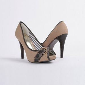 Taupe Canvas Hidden Platform Heels Size 6